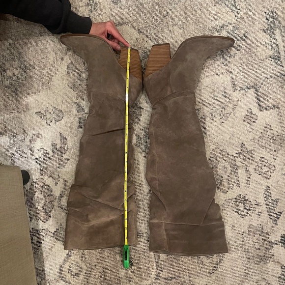 CHARLES BY CHARLES DAVID Noelle Over-The-Knee Slouch Boots size 9 beige - Picture 10 of 16